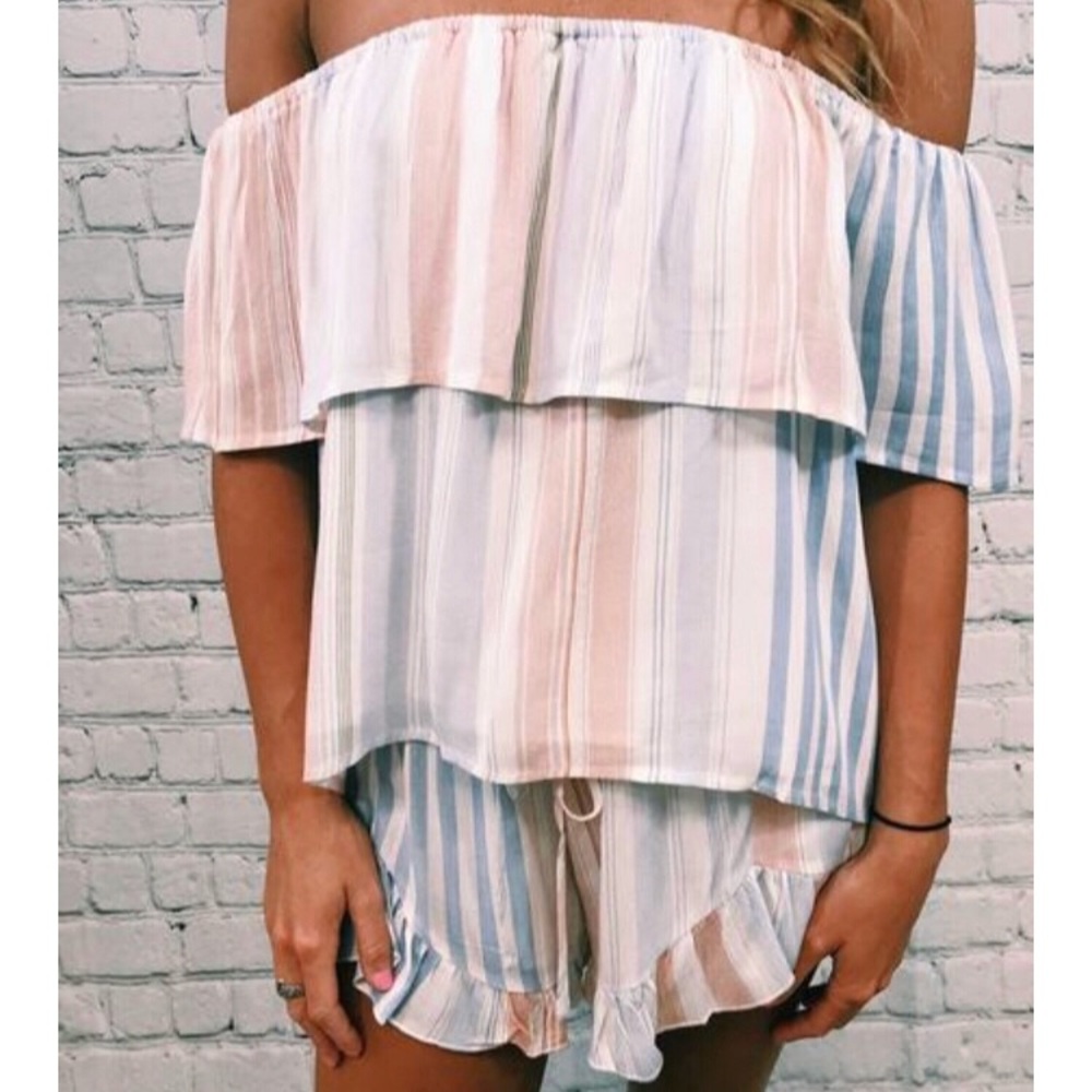 Striped two piece set! Never worn. Size XS